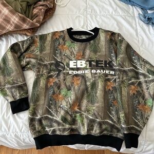 Eddie Bauer camo crewneck